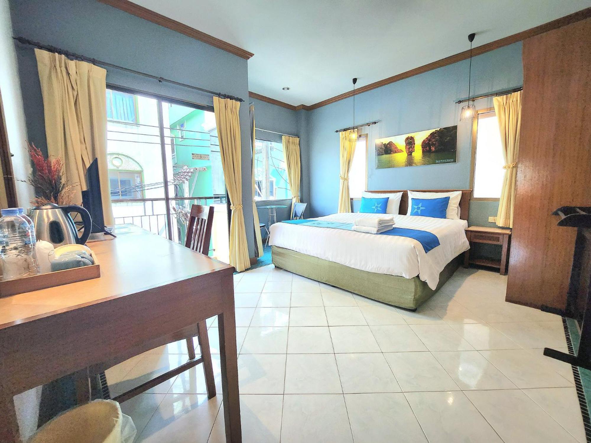 Sea Front Home Hotel - Patong Beach Exterior photo