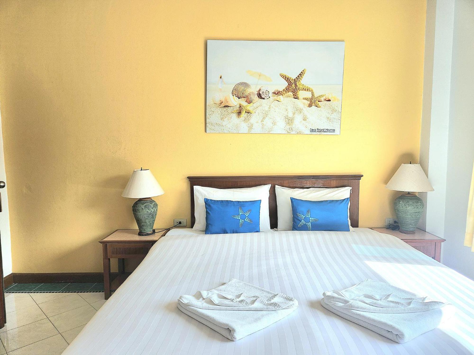 Sea Front Home Hotel - Patong Beach Exterior photo