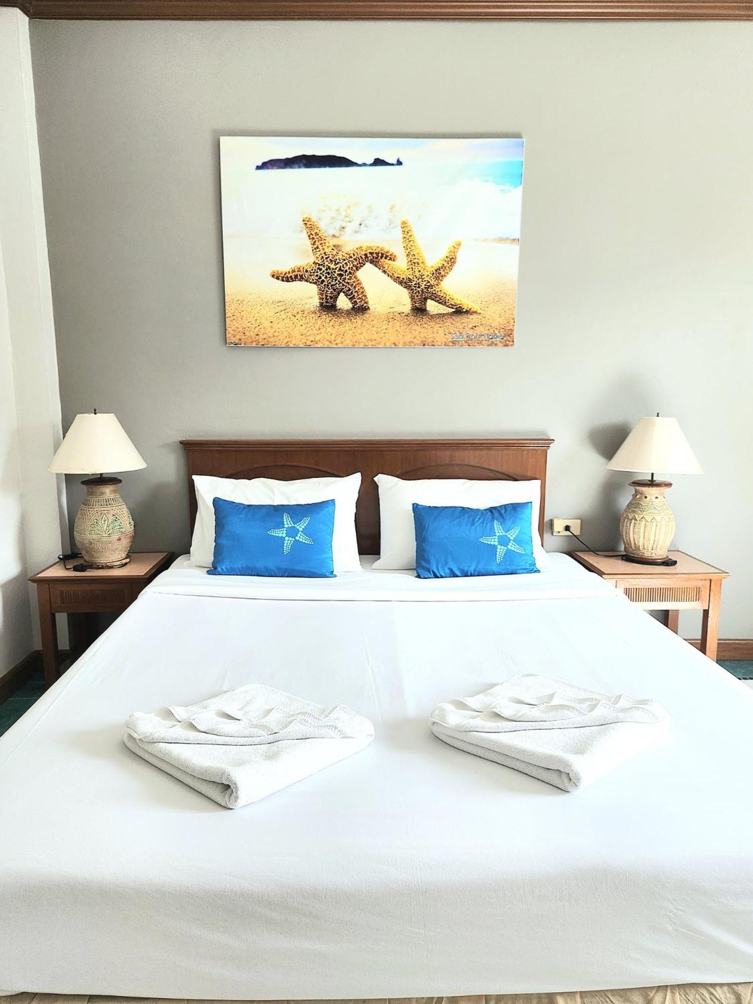 Sea Front Home Hotel - Patong Beach Exterior photo