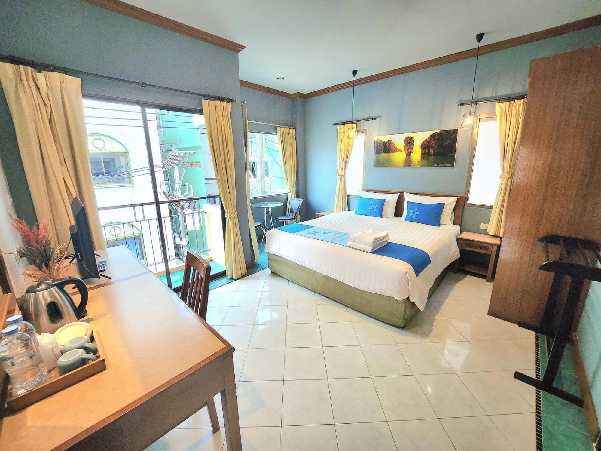Sea Front Home Hotel - Patong Beach Exterior photo