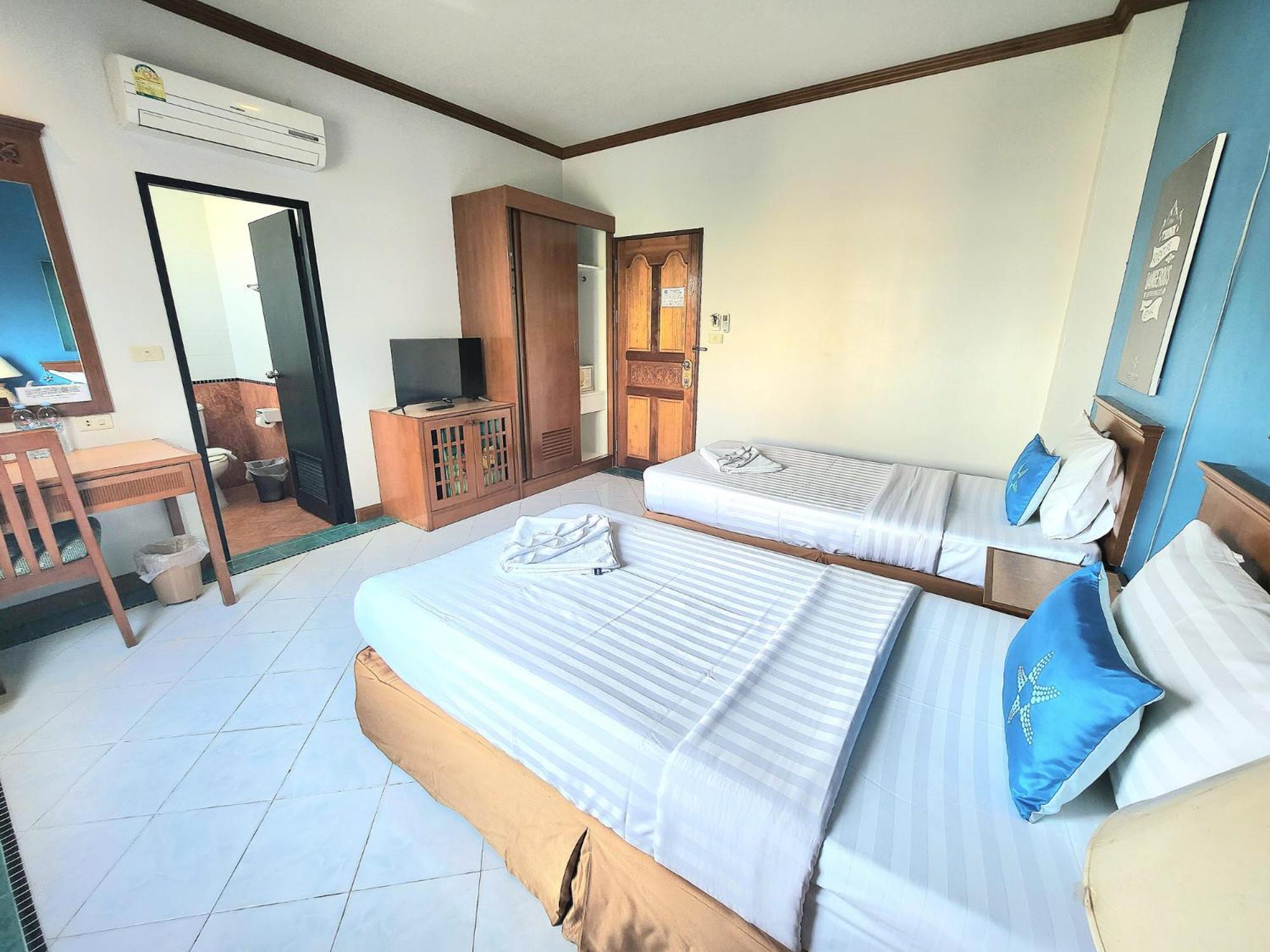 Sea Front Home Hotel - Patong Beach Exterior photo