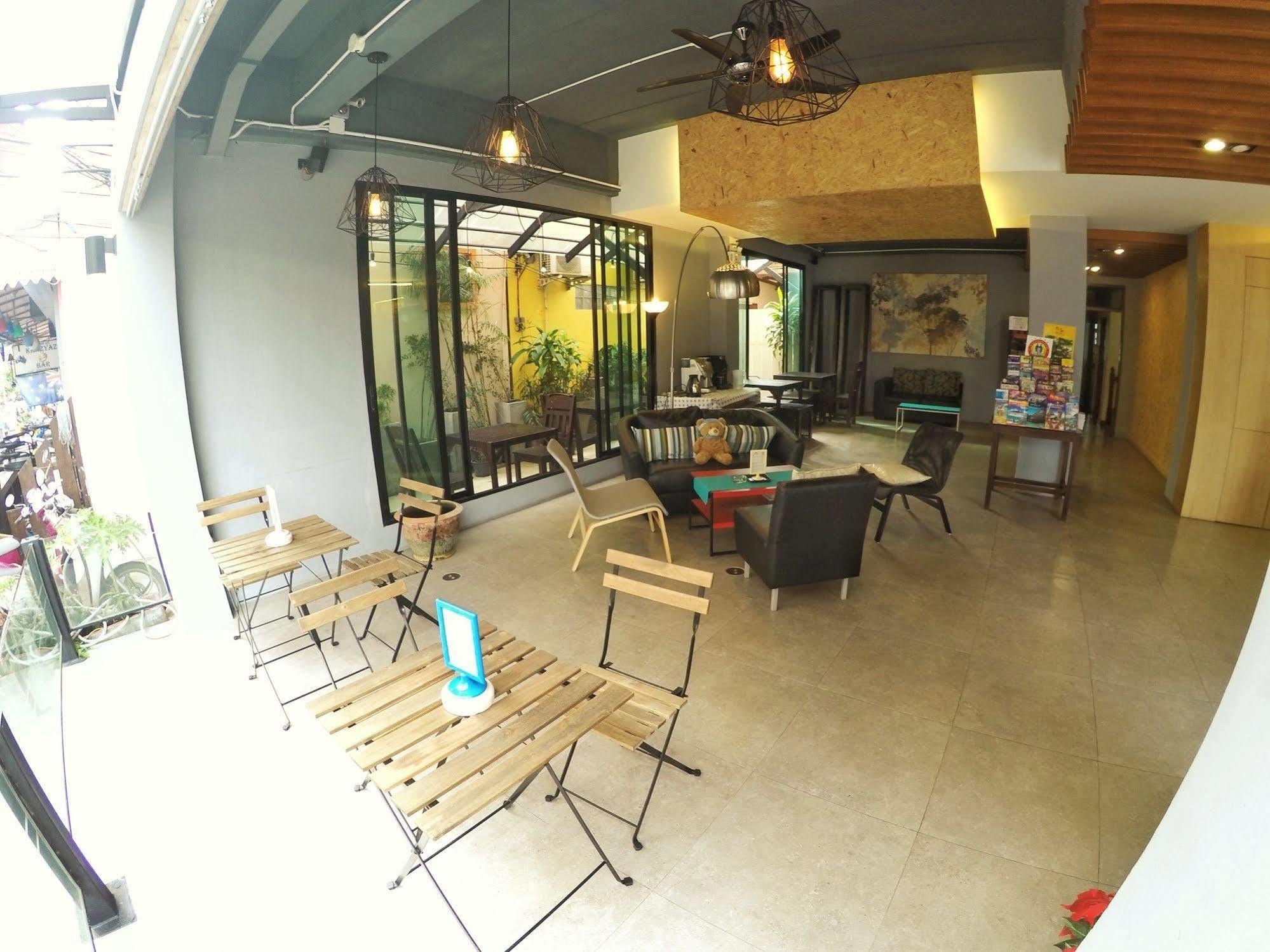 Sea Front Home Hotel - Patong Beach Exterior photo