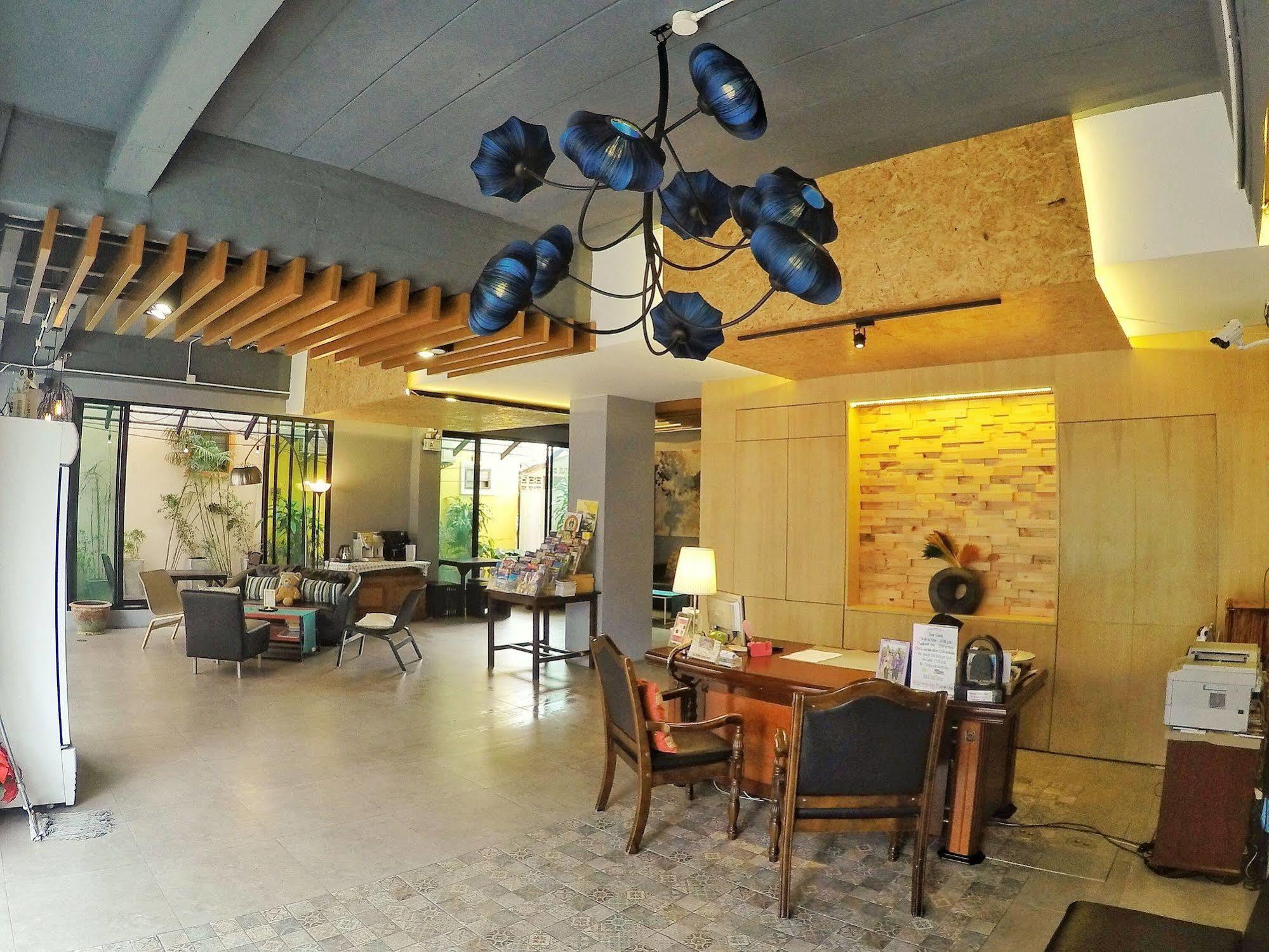 Sea Front Home Hotel - Patong Beach Exterior photo